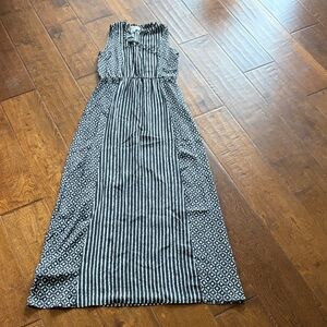 LOFT Monochrom Black & White  Print Maxi Dress